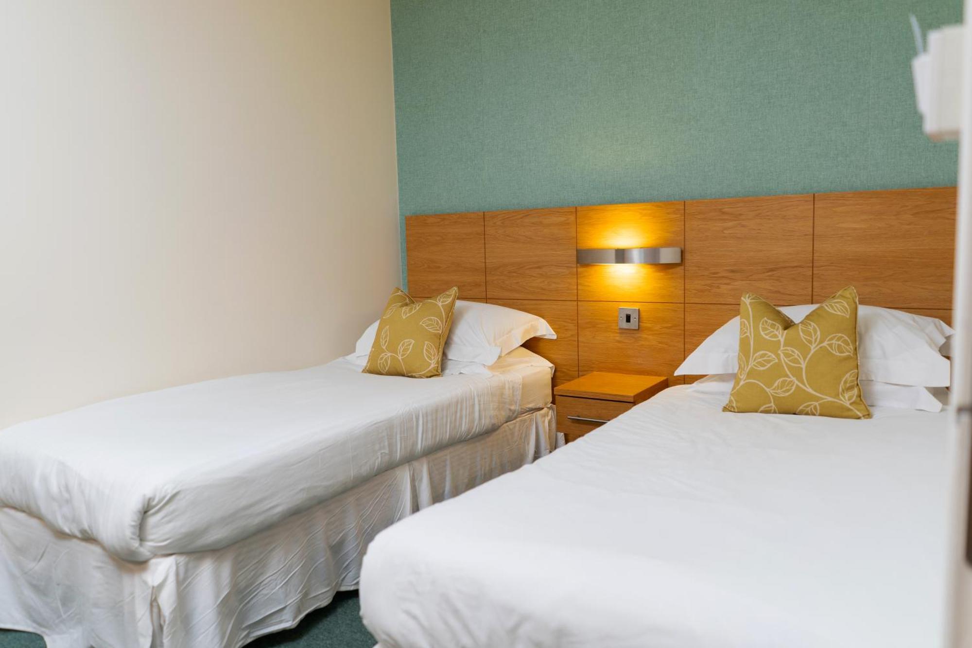 Croyde Bay Hotel Or Self Catering Екстериор снимка